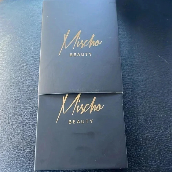 Eyeshadow palette by Mischo Beauty - Picture 4 of 4